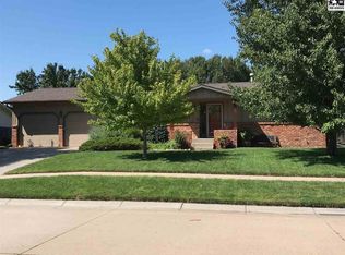 209 Crestview Ave, McPherson, KS 67460