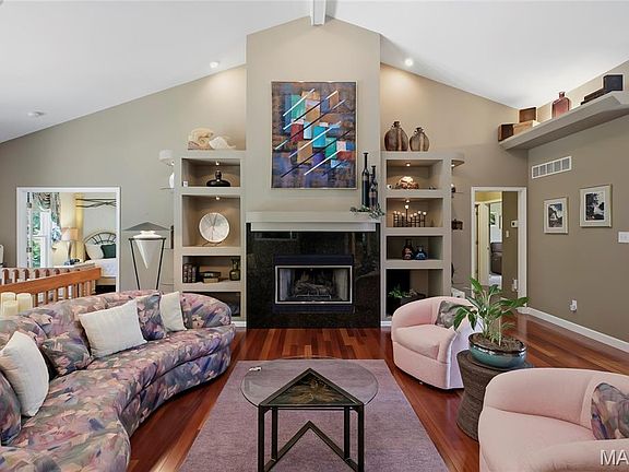 5th image of 42 Clarksburg Ct