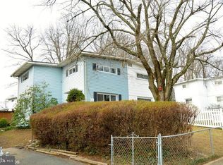 10711 Maple St, Fairfax, VA 22030