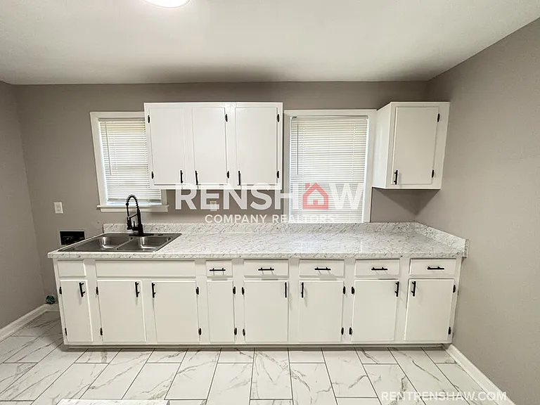 2310 Theda Ave — Photo 6
