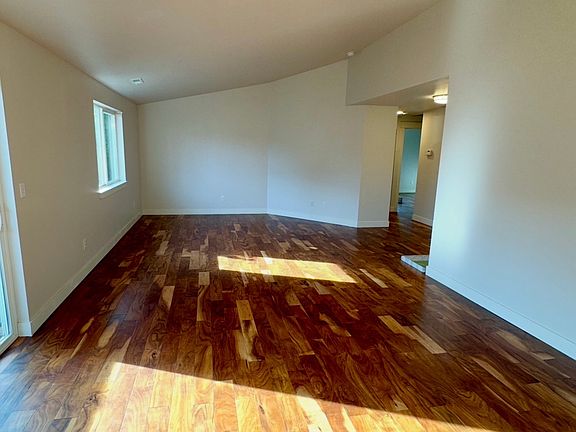 3rd image of 4326 151st Pl NE