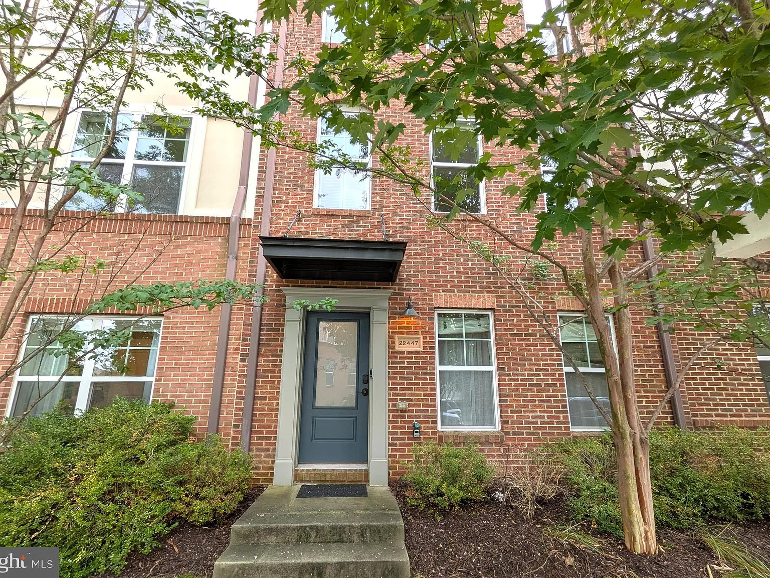 4 bed, 4.5 bath, 2400 sqft, $3,800 — Photo 1