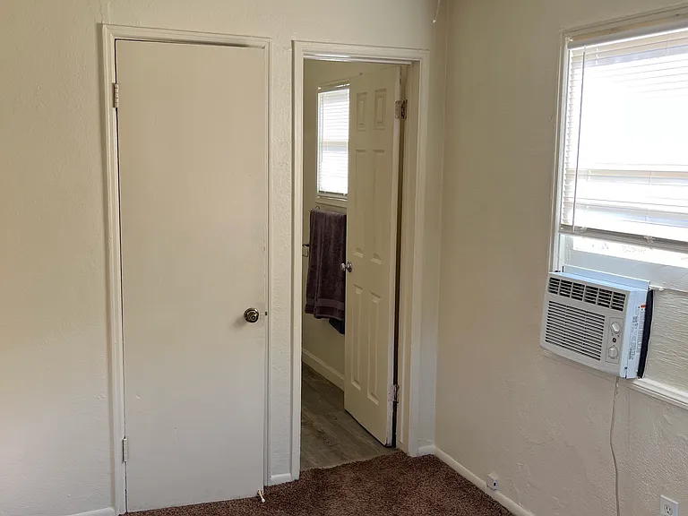 2149 W Lincoln Ave #6 — Photo 4