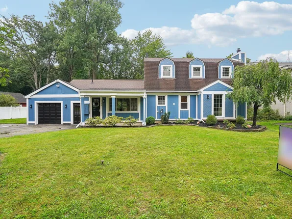1150 Bangor Rd, Waterford, MI 48328