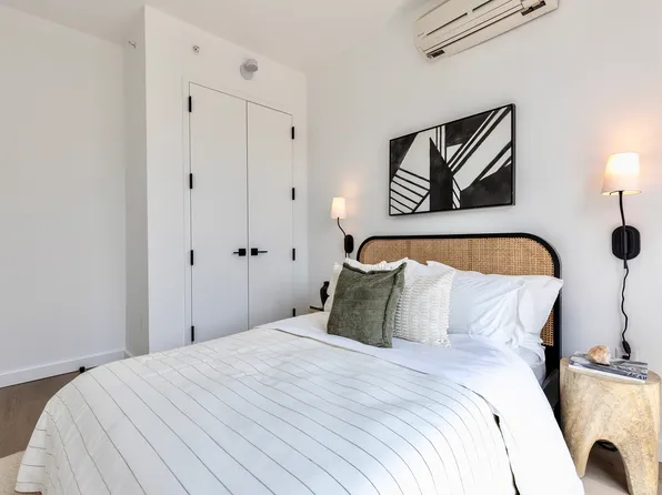 953 Dean Street image 3 of 12