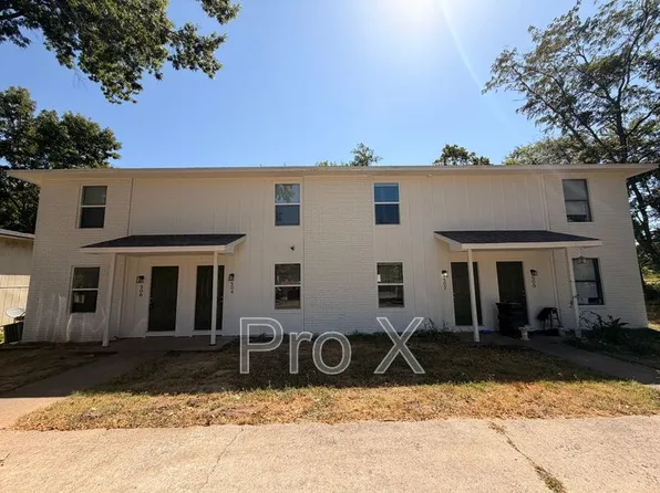 504 N Betty Jo Dr, Fayetteville, AR 72701