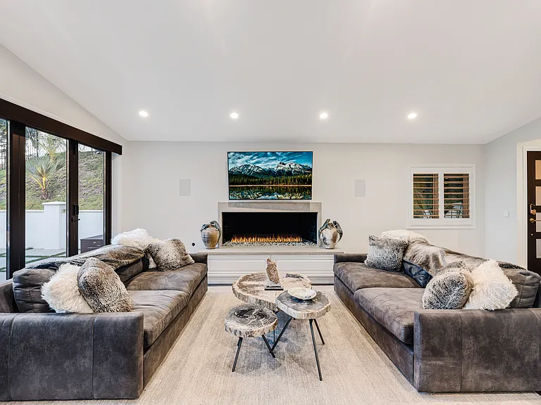 16725 Oak View Dr — Photo 10