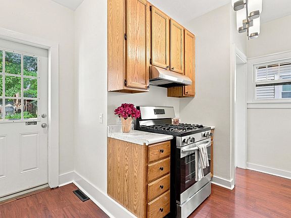 5th image of 2315 4th St
