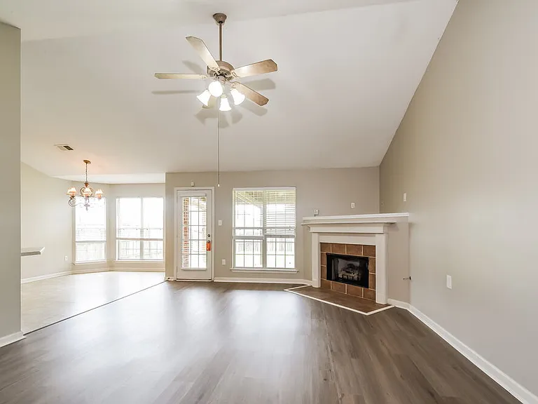8181 Martin Dr — Photo 6