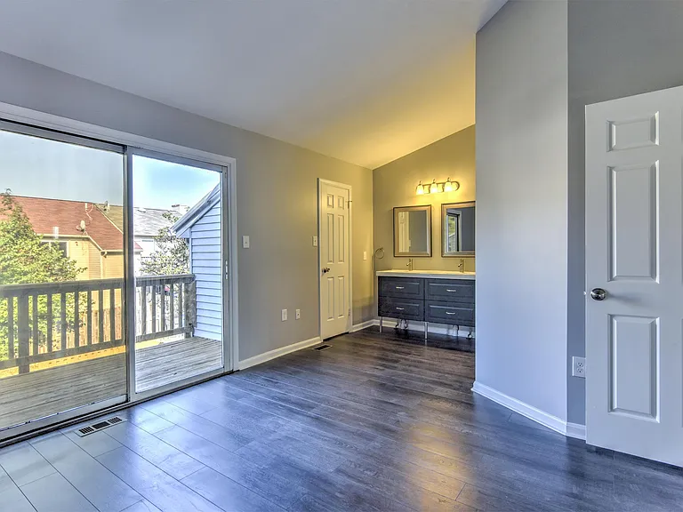 3279 Westdale Ct — Photo 10