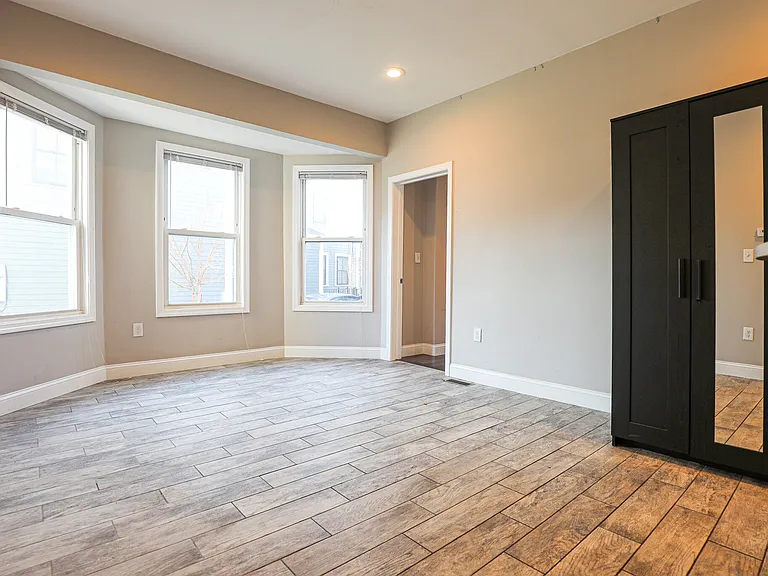 77 Linden St #1 — Photo 8