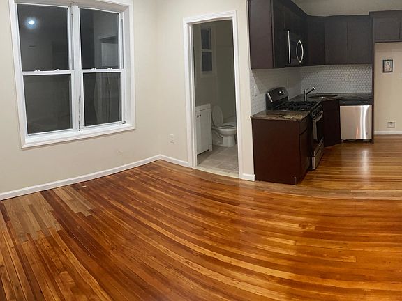3rd image of 131 Van Buren St Floor 2
