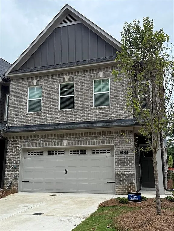3 bed, 2.5 bath, 2219 sqft, $3,200 — Photo 1