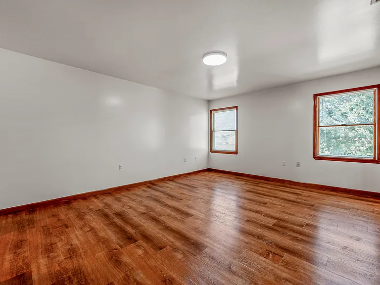 937 Grove St #2 — Photo 12