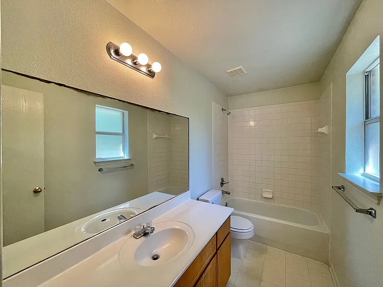 2205 Indian Trl — Photo 13