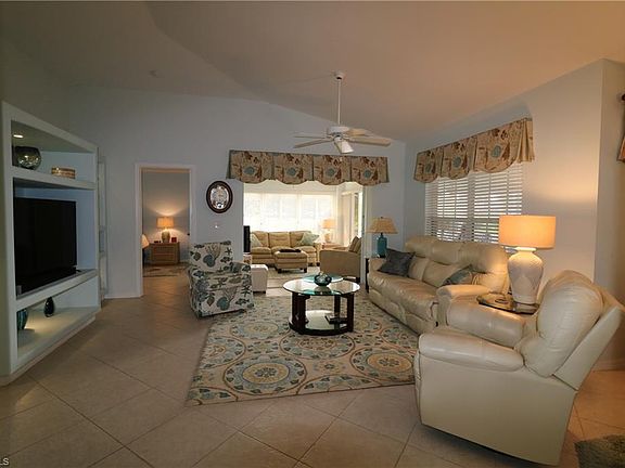 3rd image of 2370 Valparaiso Blvd