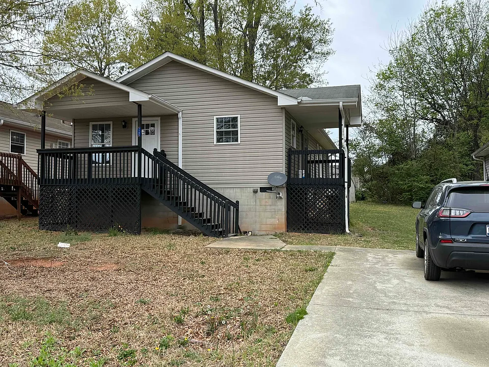 1105 Jones Ave