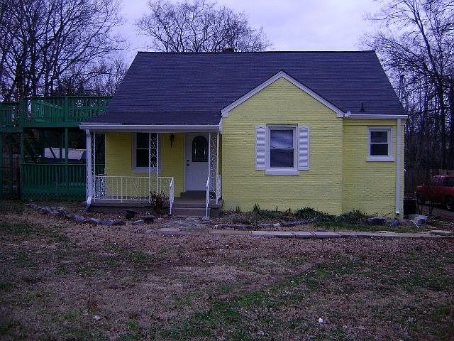 Nice Cottage with 2 story deck