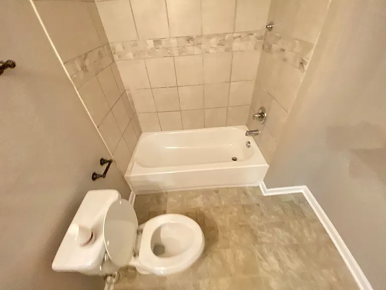 12 Warren Dr — Photo 10