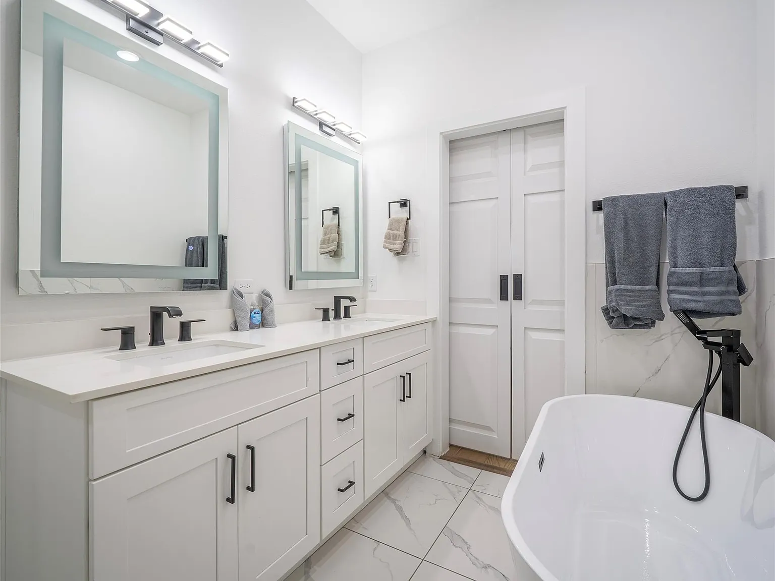 3 bed, 3.5 bath, 1828 sqft, $2,450 — Photo 3
