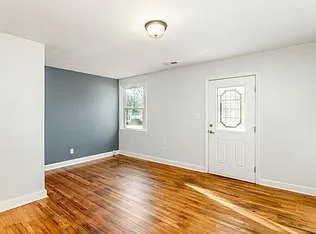 2 bed, 1032 sqft, $1,800 — Photo 3