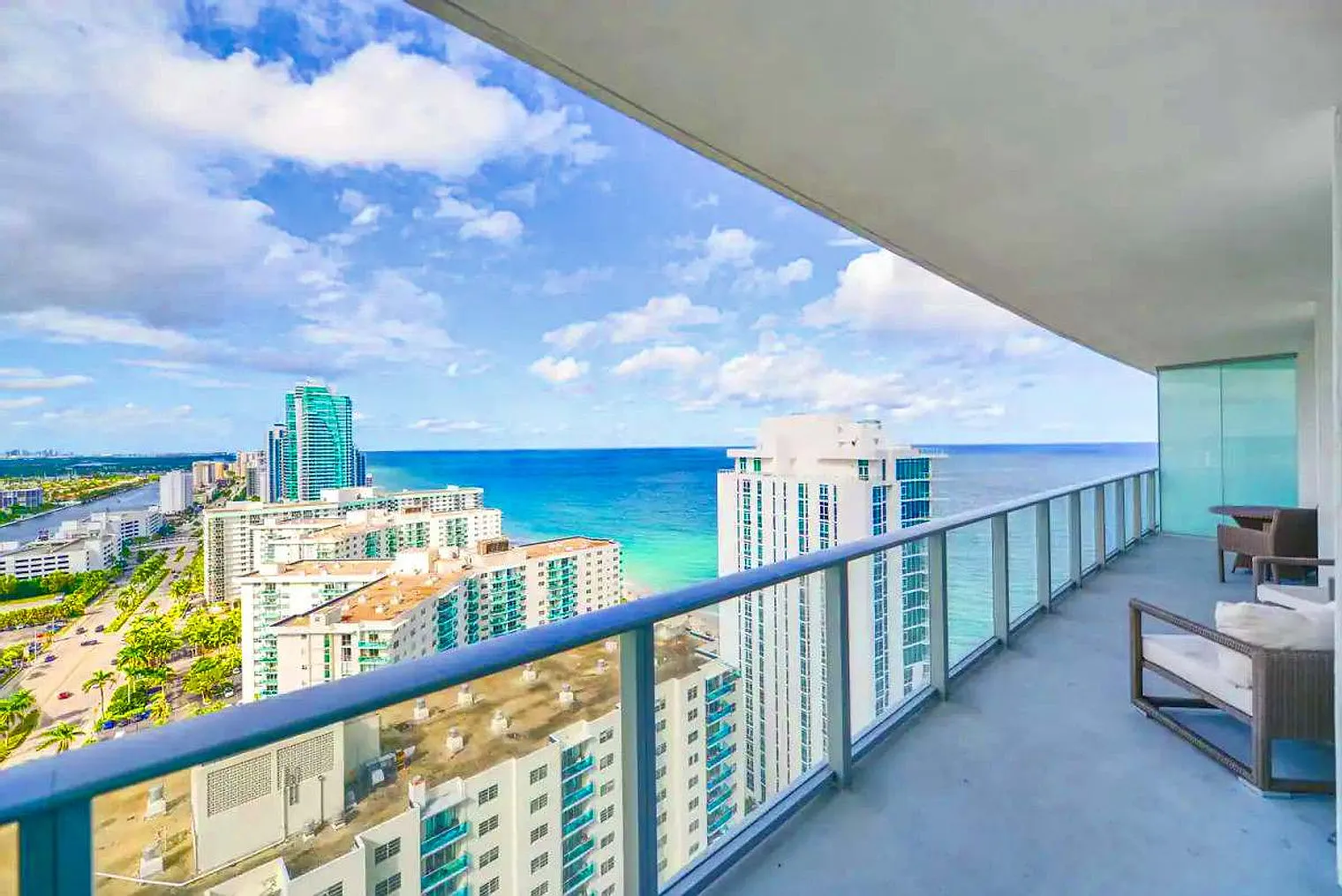 2 bed, 2.0 bath, 1119 sqft, $4,224 — Photo 3