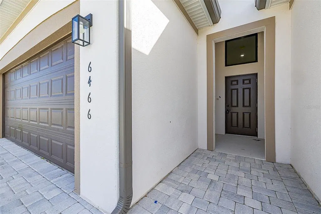 3 bed, 2.0 bath, 1746 sqft, $2,250 — Photo 2