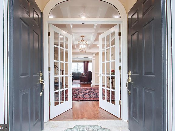 4th image of 2011 Highland Ridge Dr