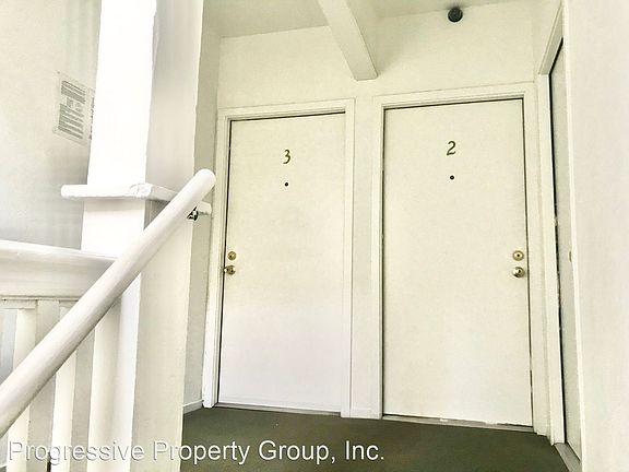 2nd image of 582 Grove St APT 2