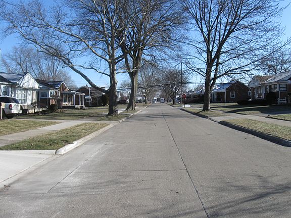 5th image of 1632 Myron Ave