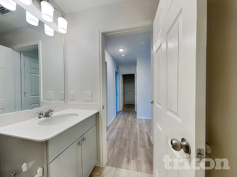 1125 Waggoner Dr — Photo 16