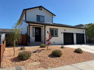 2020 Crimson Ln, Santa Rosa, CA 95403