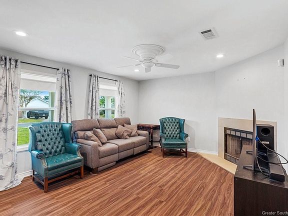 3rd image of 913 Aberdeen Dr