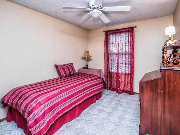 5th image of 4055 Forest Edge Dr
