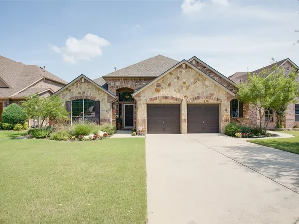 8121 Rock Elm Rd, Fort Worth, TX 76131