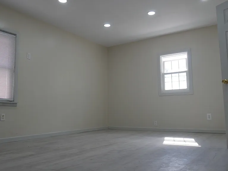 268 Gansevoort Blvd — Photo 17