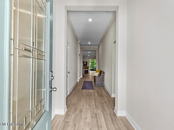 2nd image of 337 NARVAREZ Avenue