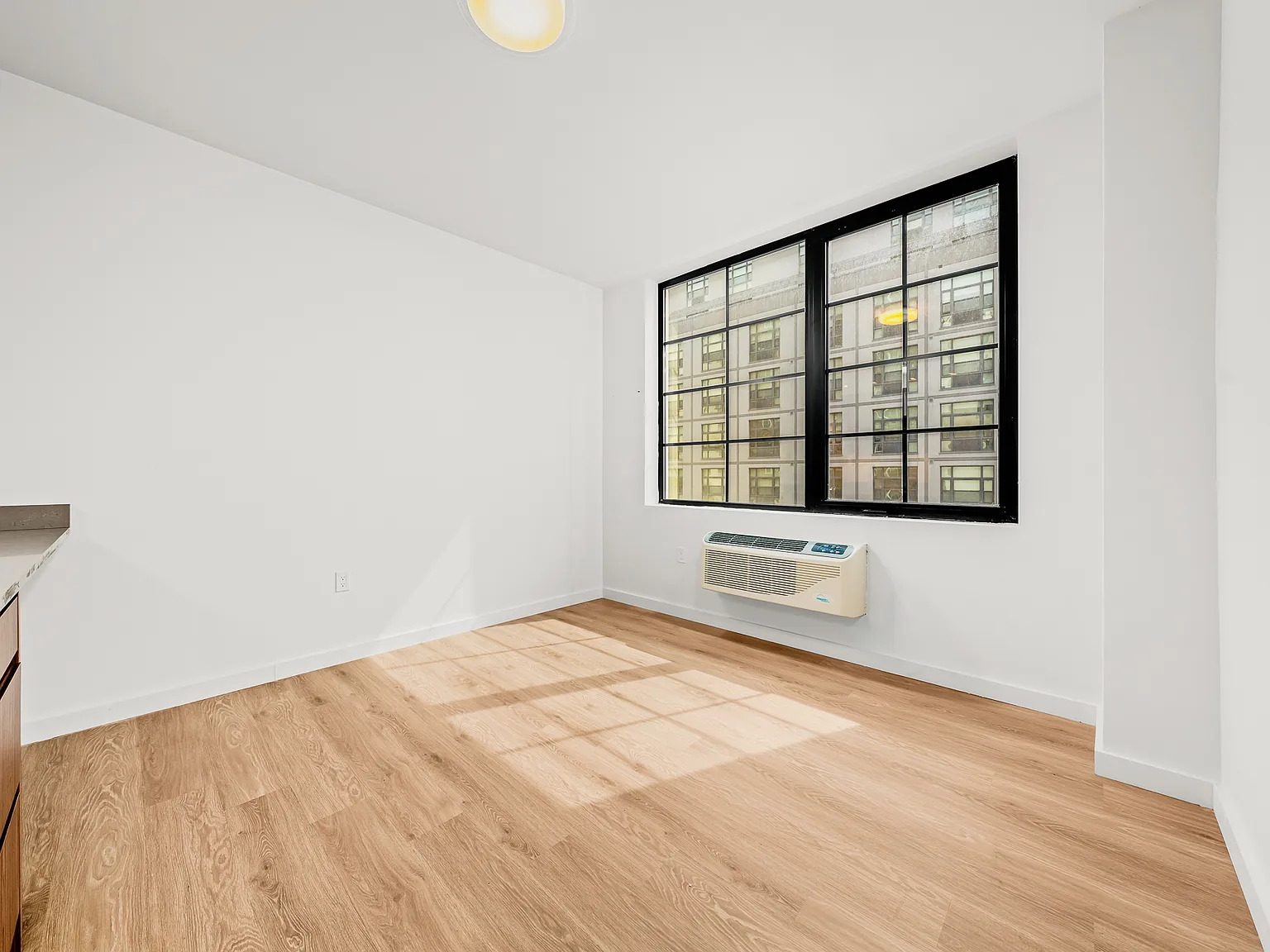 40 Bruckner Boulevard — Photo 4