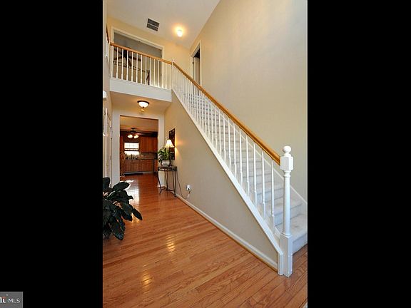 2nd image of 33 Patriot Way