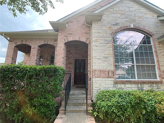 3rd image of 301 Trailridge Dr