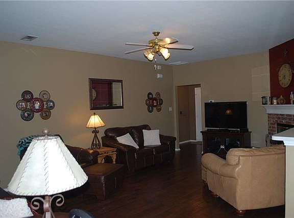 4th image of 10620 Braewood Dr