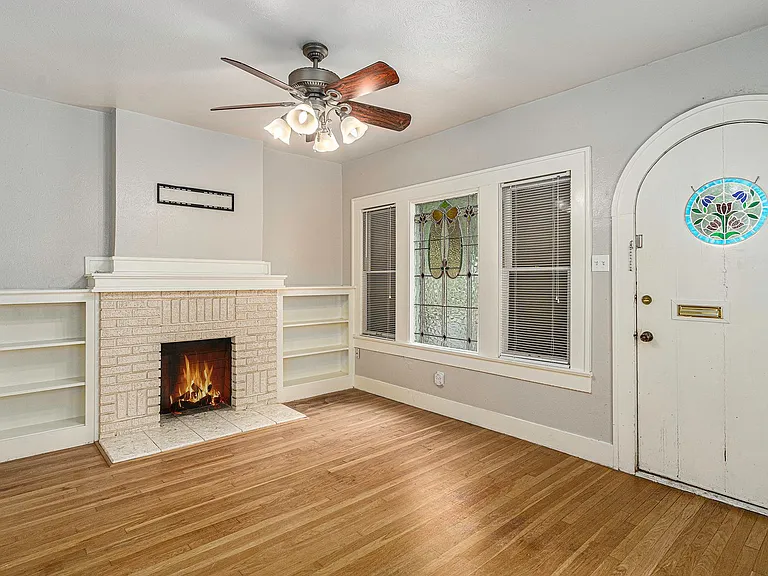 3233 Odessa Ave — Photo 8
