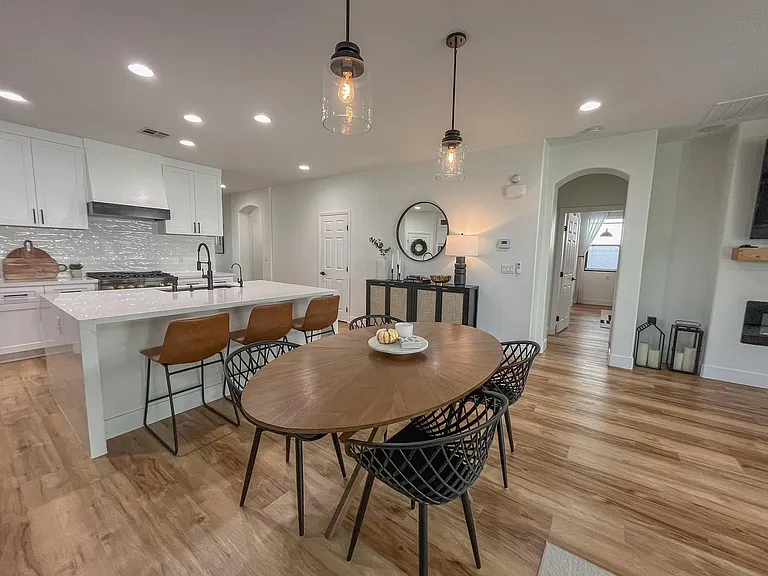 5620 Akula Bay St — Photo 30
