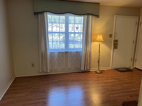4th image of 4323 Ann Arbor Ln