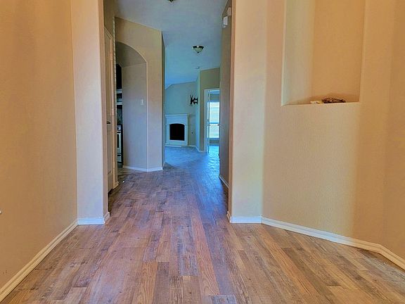 5th image of 1109 Lake Forest Trl