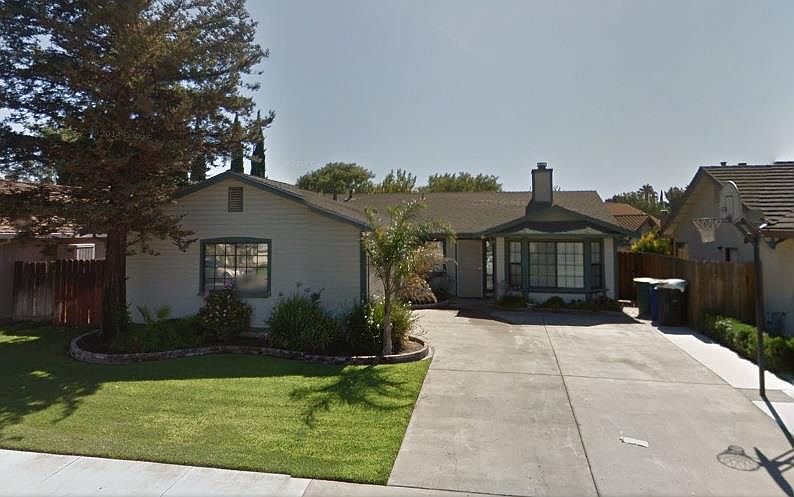 2nd image of 925 Arambel Dr