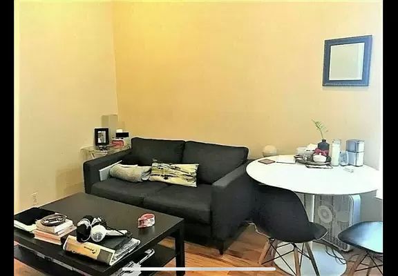 3rd image of 347 Linden St
