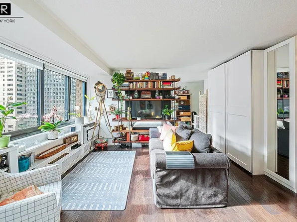 77 Fulton St APT 23G, Manhattan, NY 10038