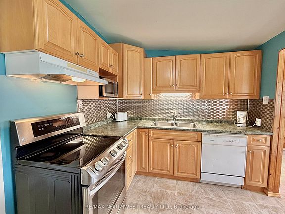 3rd image of 817 2nd St S