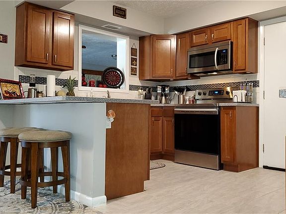 4th image of 11423 Brady Ln